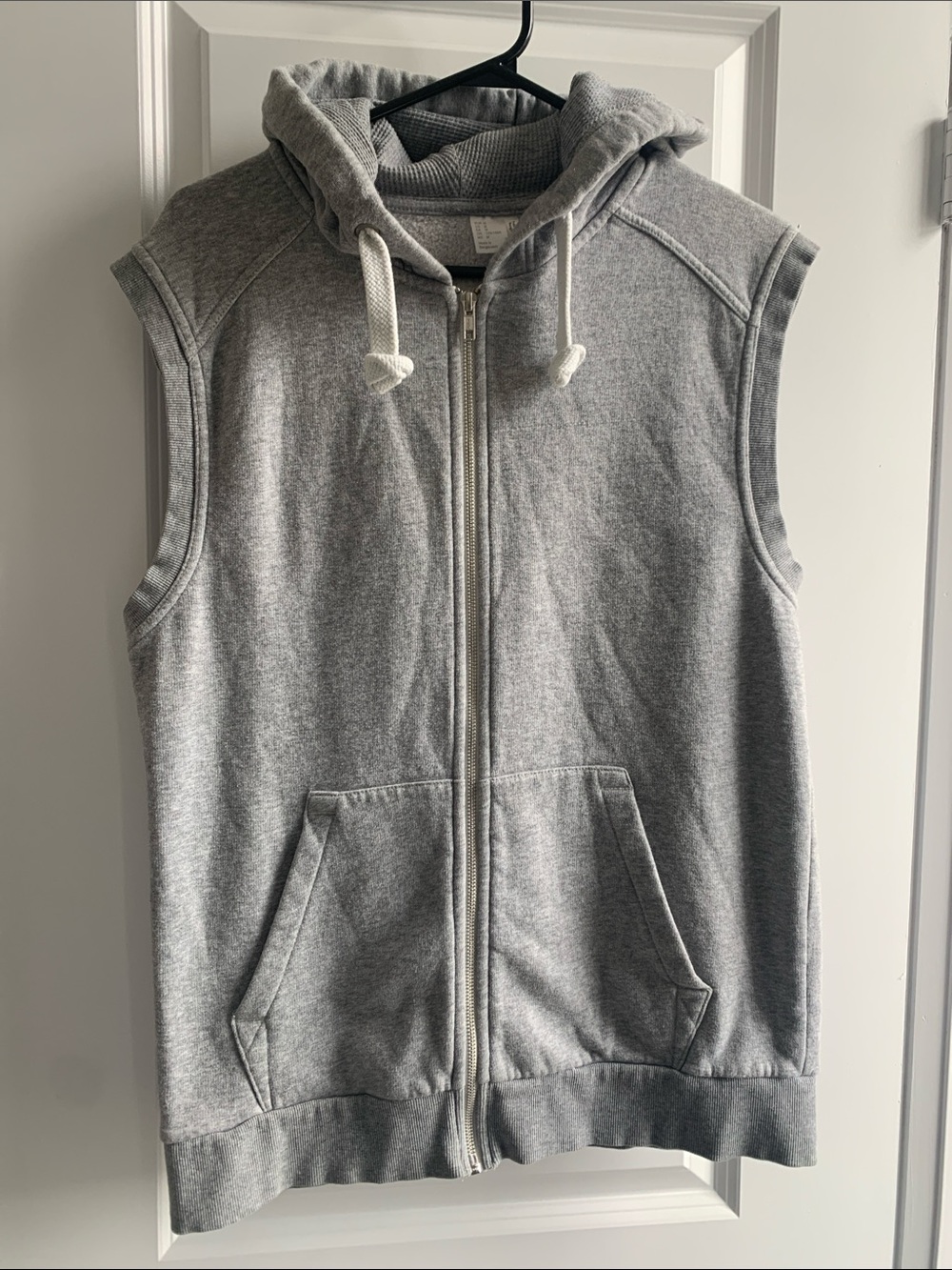 H&M Men's Sleeveless Zip-Up Hoodie in Light Gray